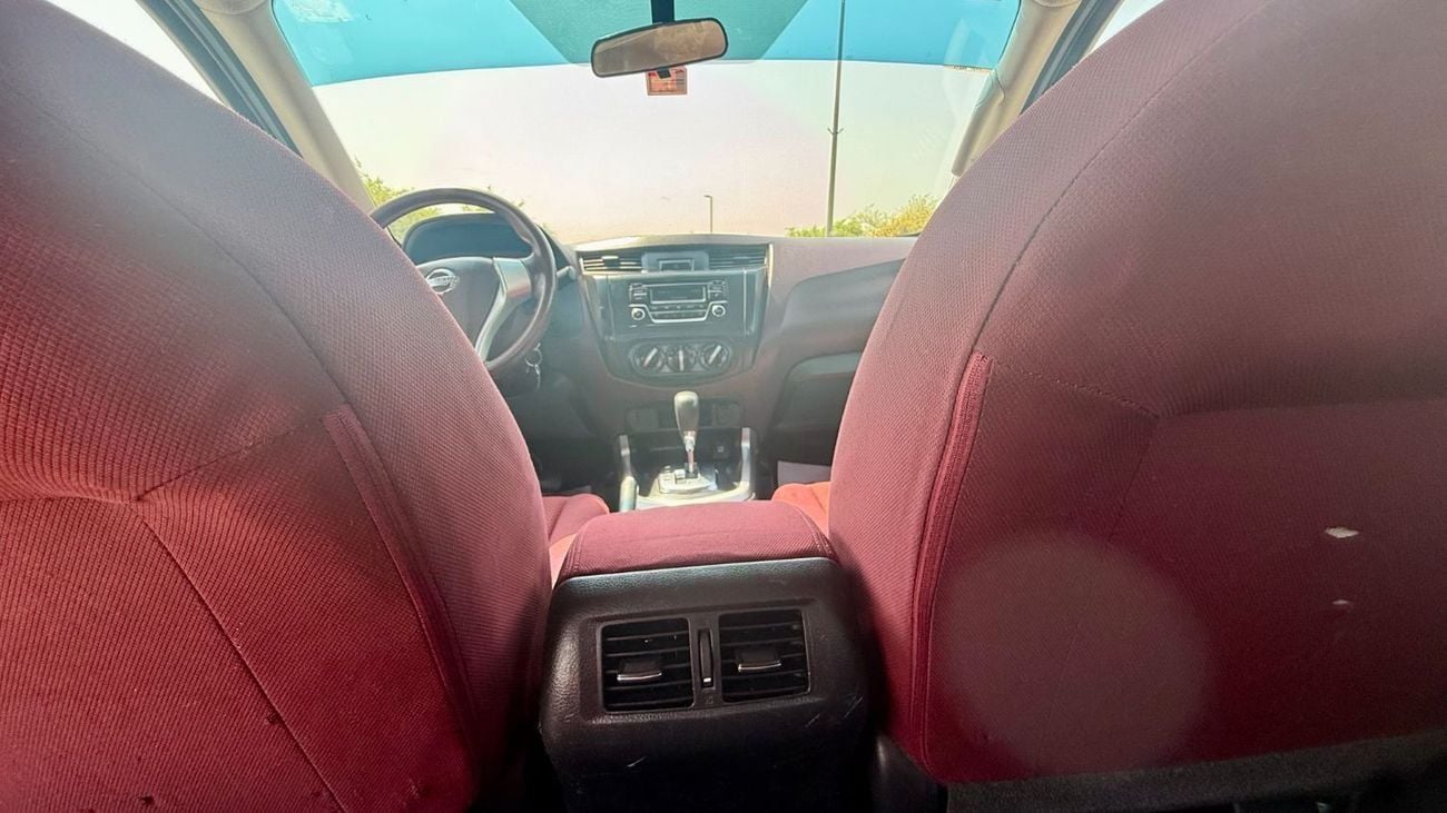 نيسان نافارا Std 2.5L RWD A/T