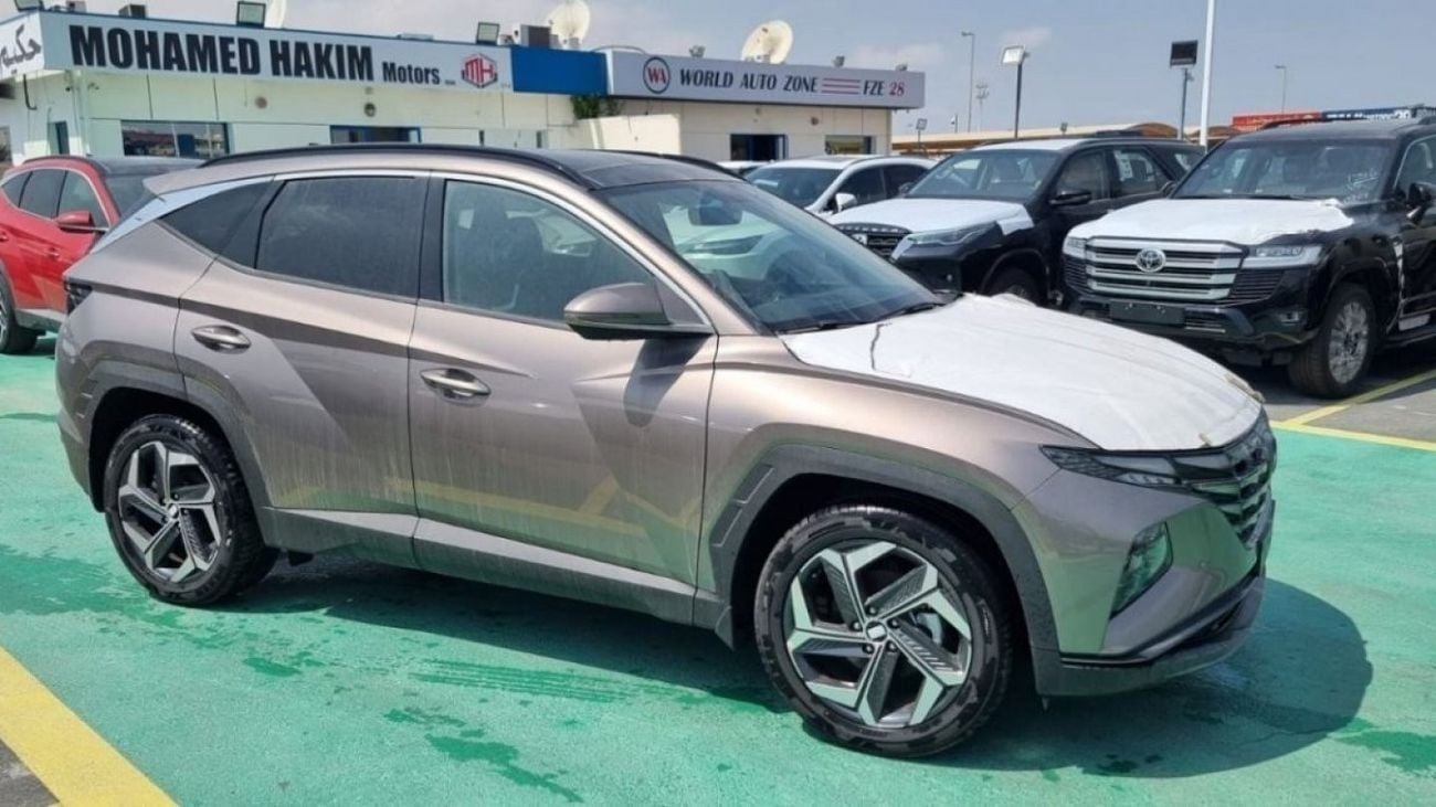 Hyundai Tucson 2022 Hyundai Tucson 1.6L Full Option Leather seat , Big screen , 4 cameras Auto Trunk 4cyl Petrol, A