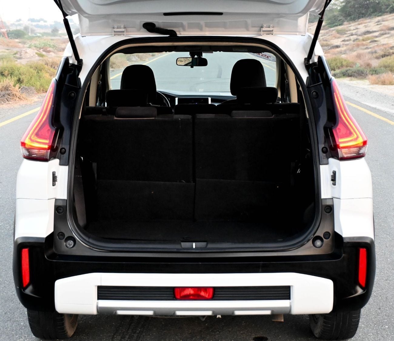 ميتسوبيشي إكسباندر كروس Mitsubishi Xpander Cross 1.5L 2023 GCC Original Paint accident-free 1071 AED Monthly