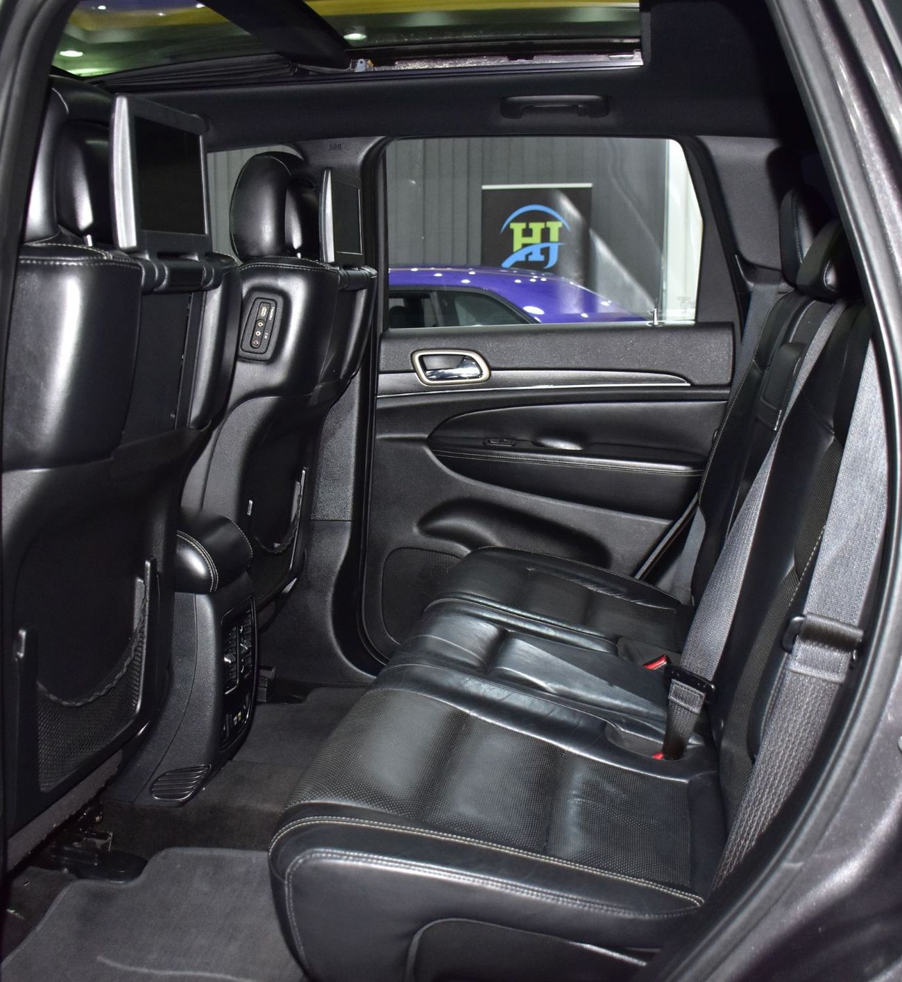 جيب جراند شيروكي LIMITED EXCELLENT DEAL for our Jeep Grand Cherokee Limited 4x4 ( 2015 Model ) in Grey Color GCC Specs