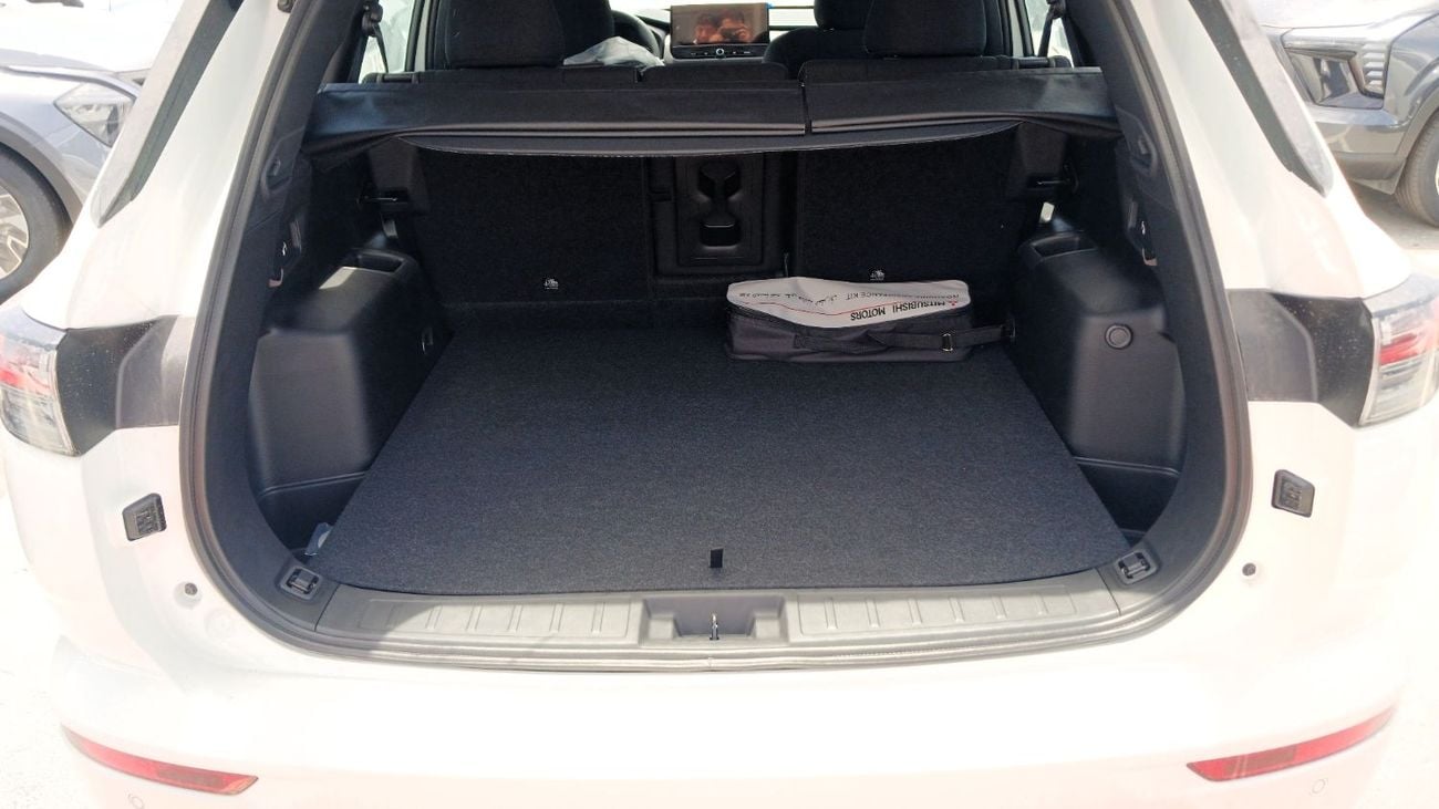 ميتسوبيشي آوتلاندر M Line 2.5L Petrol FWD 2026YM