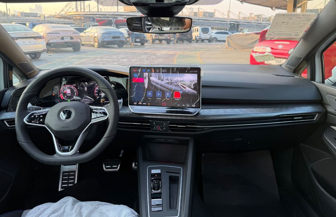 فولكس واجن جولف Golf R-Line 300TSI 2025