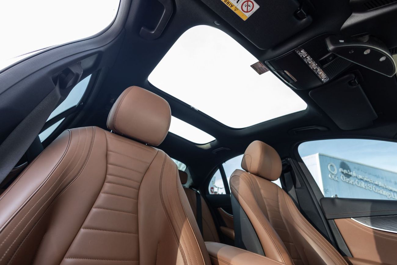 Mercedes-Benz E300 Premium 2.0L