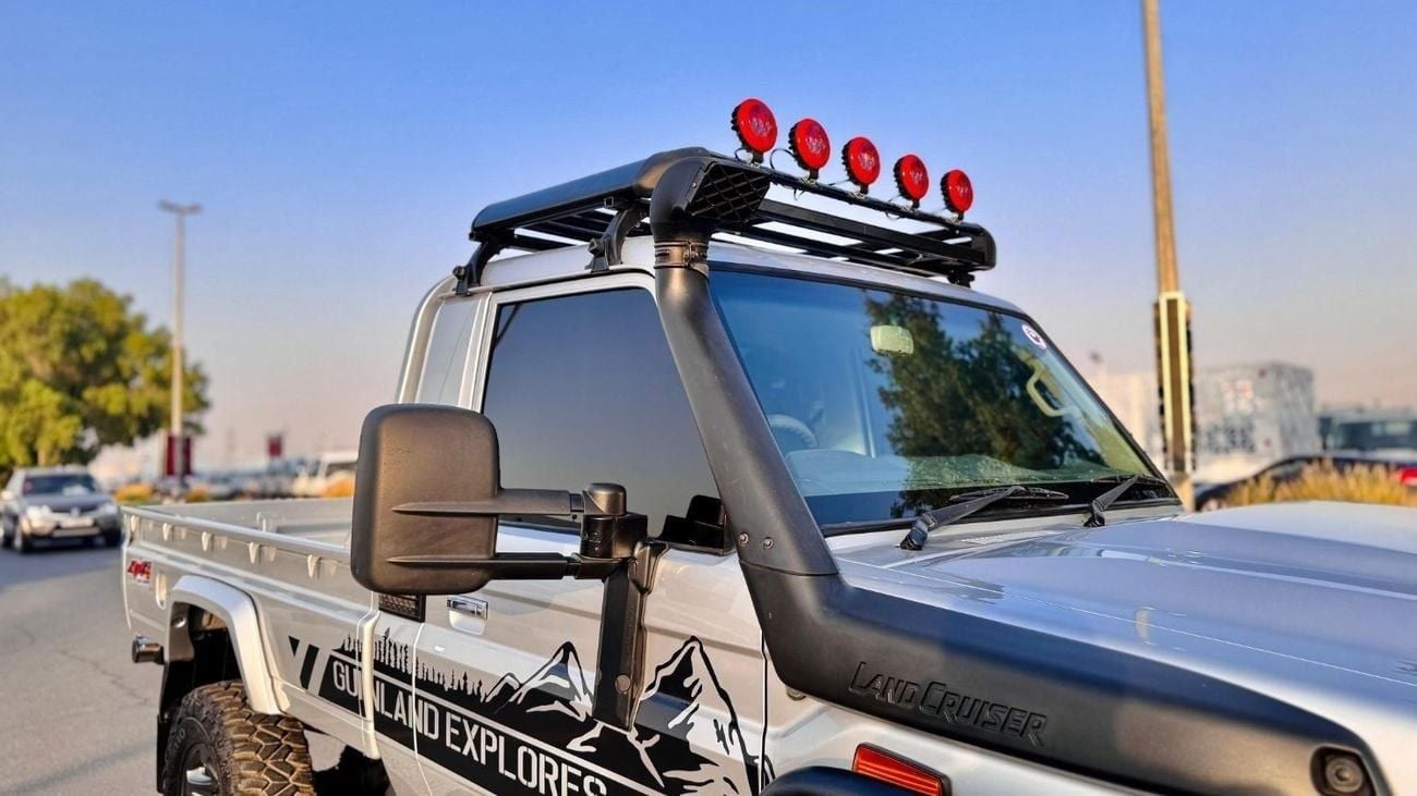 Toyota Land Cruiser Pick Up SINGLE CABIN | MANUAL TRANSMISSION | 4.5L DIESEL ENGINE | 2017 | RHD | PREMIUM TUFF BULL BAR WITH LE