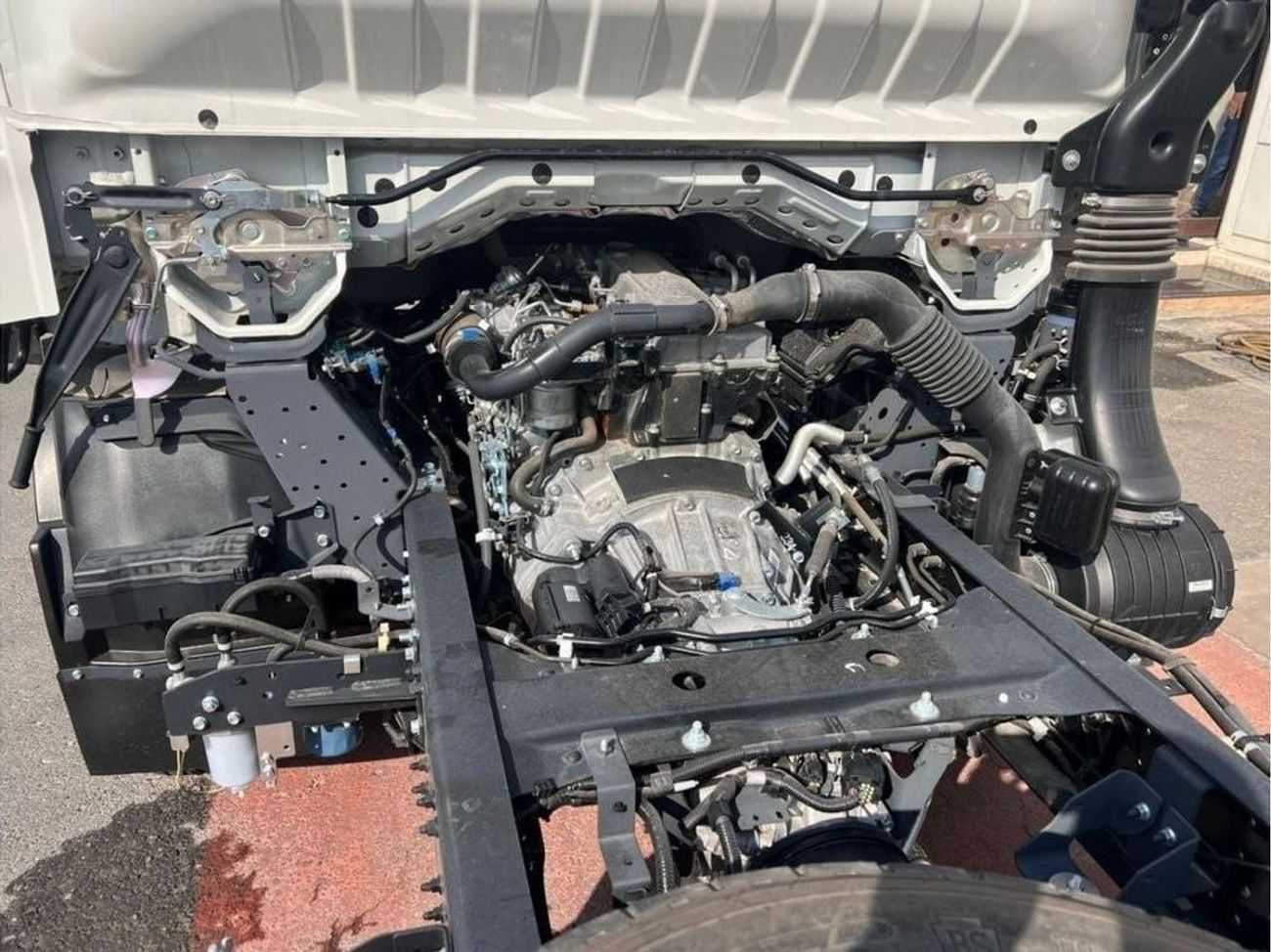 Isuzu NPR Isuzu npr short chassis 4.2L