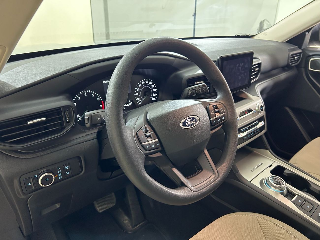 فورد إكسبلورر Base 100A 3.3L 4WD