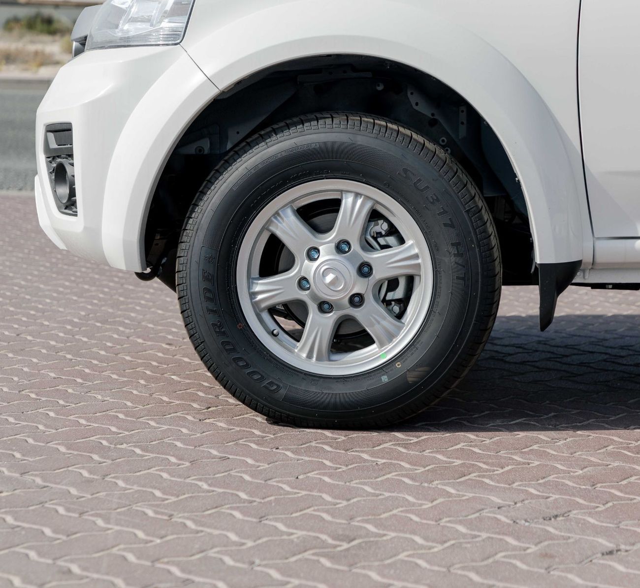 جريت وول وينغل 2026 Greatwall Wingle 5 4X2 Luxury 2.0L - Manual - Titanium White Inside Black | Export Price