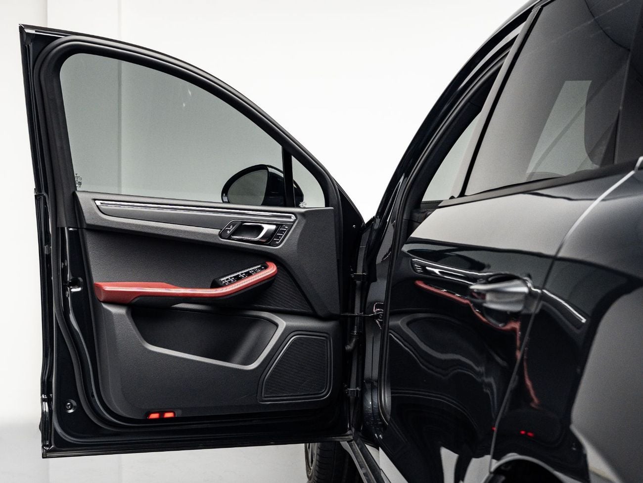 Porsche Macan Std 2.0L (252 HP) 2024 Porsche Macan, 2.0L TC I4, 4WD, 248 bhp, 7 Speed Automatic