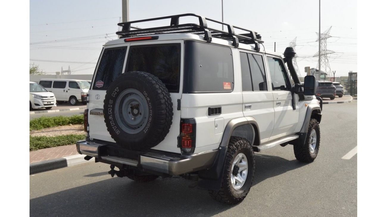 تويوتا لاند كروزر 70 Clean car Diesel engine