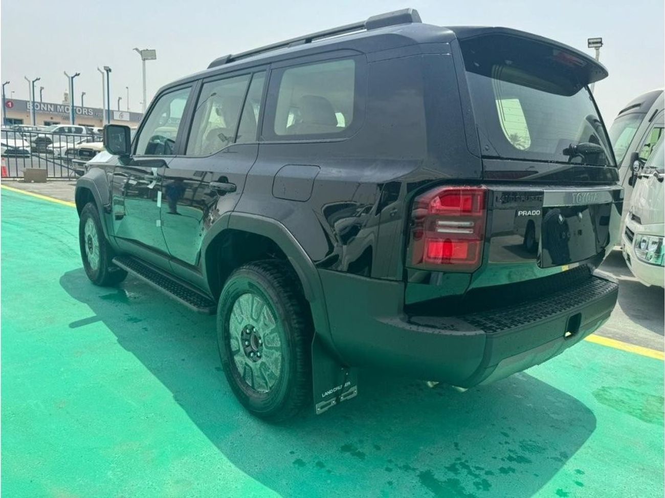 تويوتا برادو 2.7L PETROL LIMITED 2024