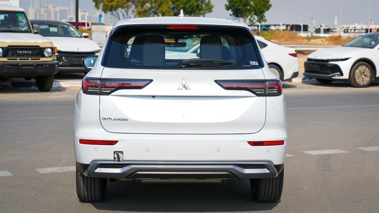 ميتسوبيشي آوتلاندر HIGHLINE ميتسوبيشي أوتلاندر 2026 – (G05) 2.5 لتر | SUV بسبعة مقاعد | مواصفات الخليج |
