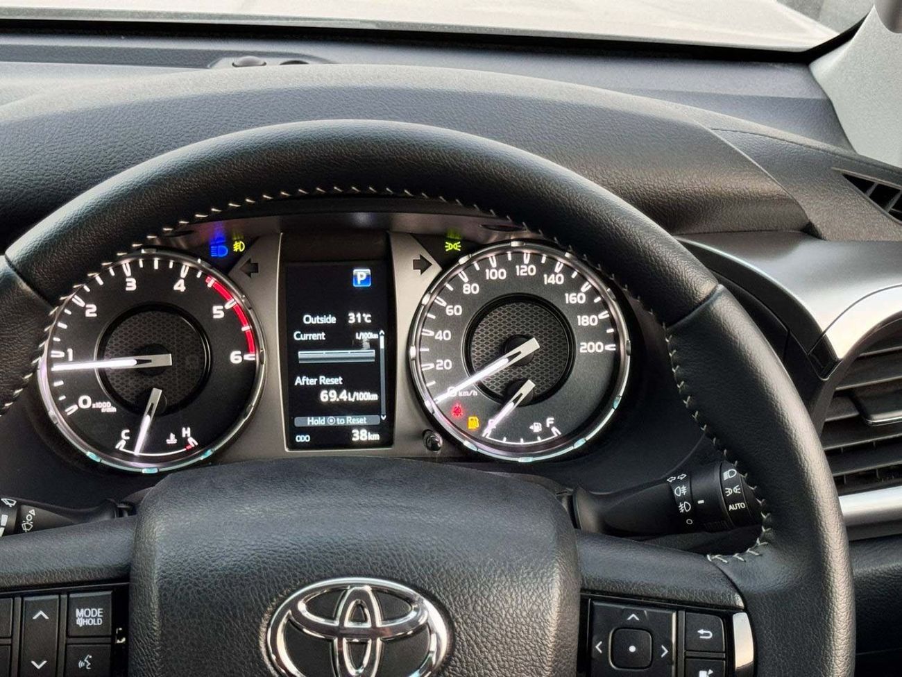 تويوتا هيلوكس 2025 TOYOTA RIGHT HAND DRIVE HILUX TOP-LINE D/CAB 2.8L DIESEL BRAND NEW 0KM