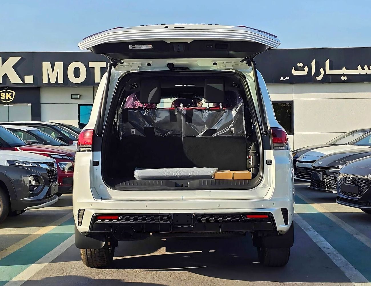 Toyota Land Cruiser VXR 3.5L PETROL | Radar | HUD | Top Variant | Aero Body Kit (CODE # VXR31HK)