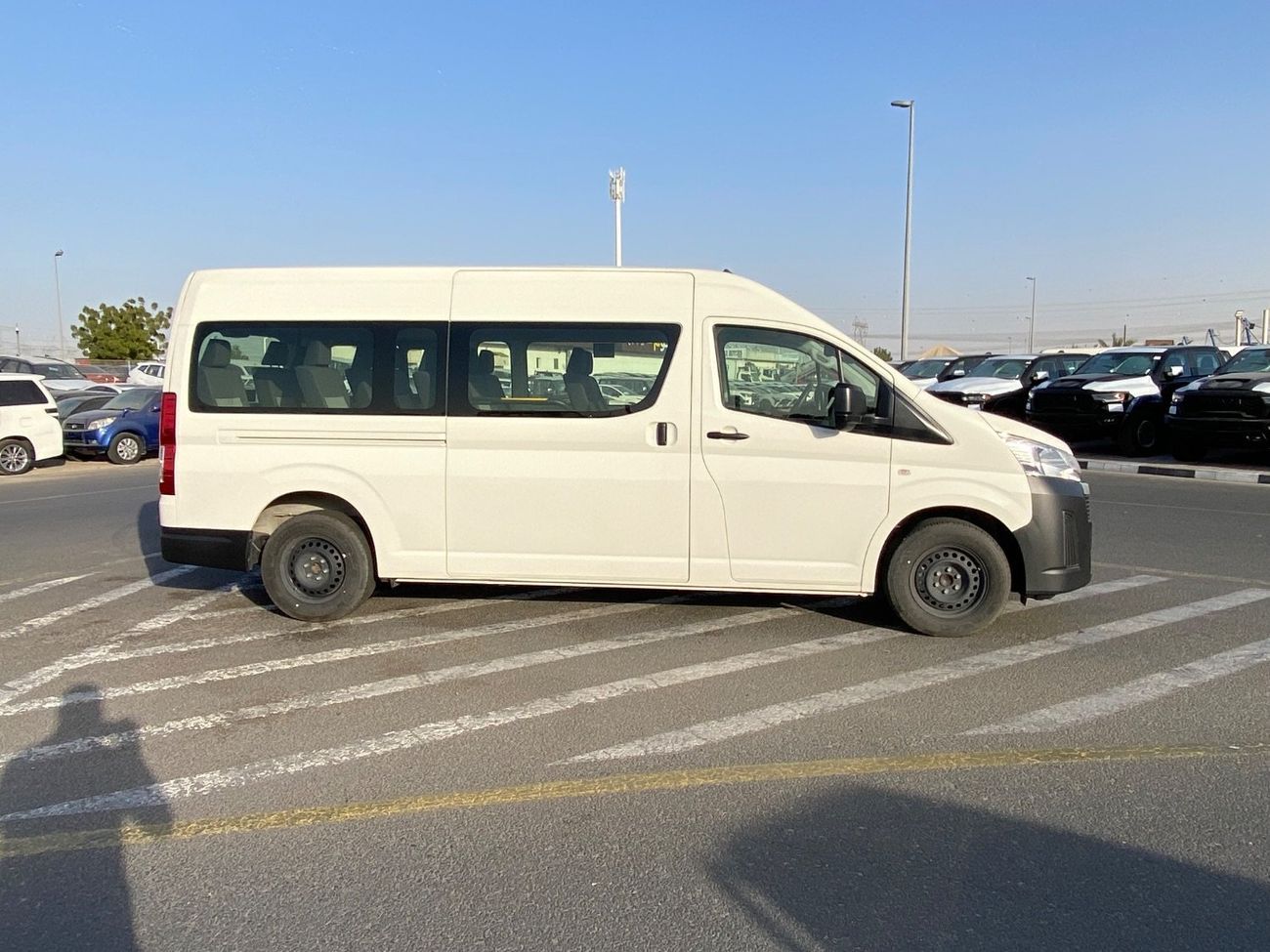 Toyota Hiace DLS -High Roof Commuter 2.8L A/T