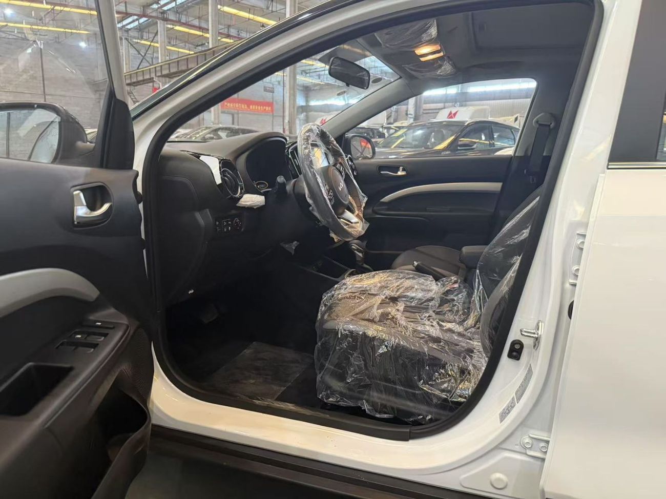 Kia KX1 1.4L CVT with sunroof