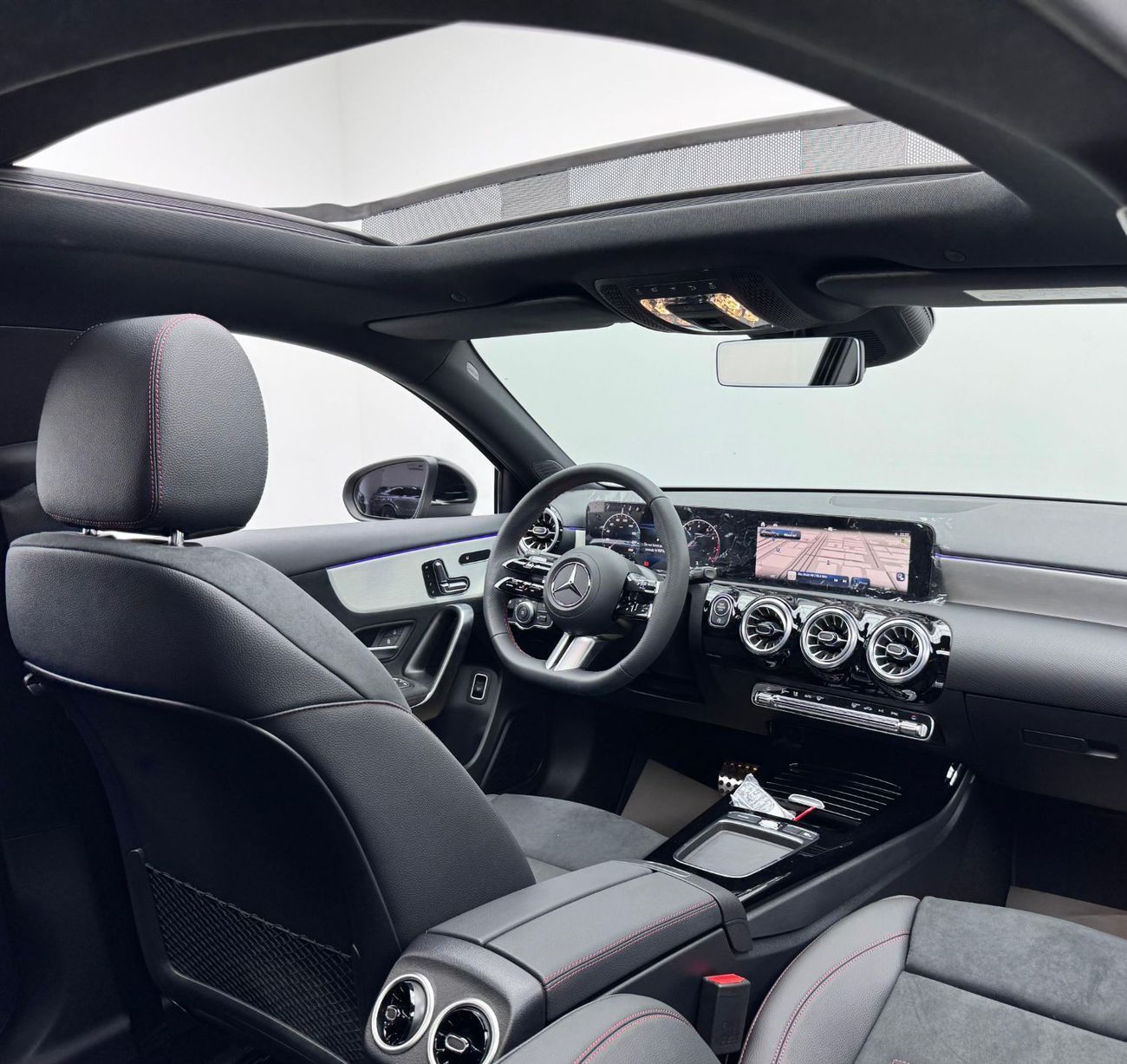 مرسيدس بنز A 200 Std 1.4L *Brand New* Mercedes Benz A200, 5 Years Mercedes Warranty, Delivery Kms, GCC