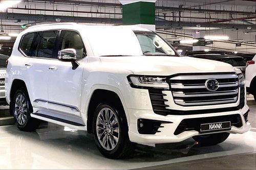 تويوتا لاند كروزر VXR | شامل الضمان | 0 ﺪﻔﻋﺓ ﺃﻮﻟﻯ