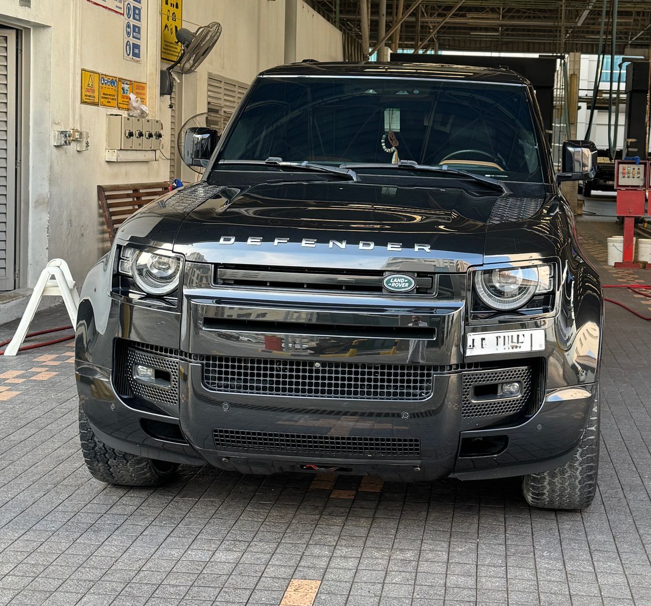 لاند روفر ديفندر P400 90 X 3.0L (6 Seater)