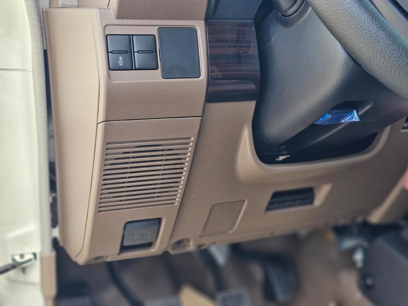 Toyota Land Cruiser 70 78 2.8L  TURBODIESEL MANUAL TRANSMISSION ( FOR RE EXPORT ONLY )