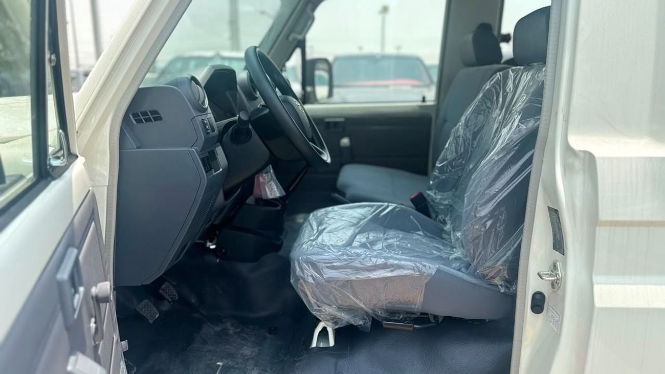 Toyota Land Cruiser 70 LC 78 HARDTOP 2.8L AT LC 78 HARDTOP 2.8L MT YM2026