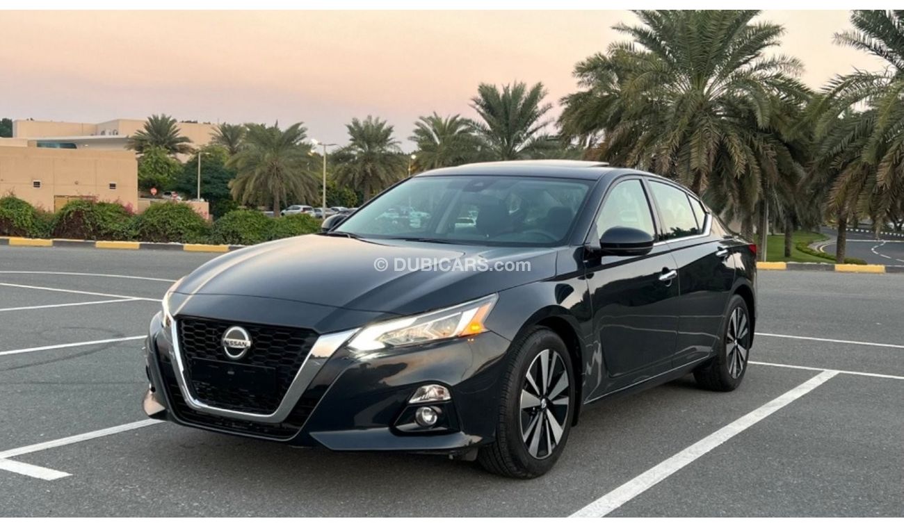 Used Nissan Altima SL 1400 km only 2022 for sale in Sharjah - 692157
