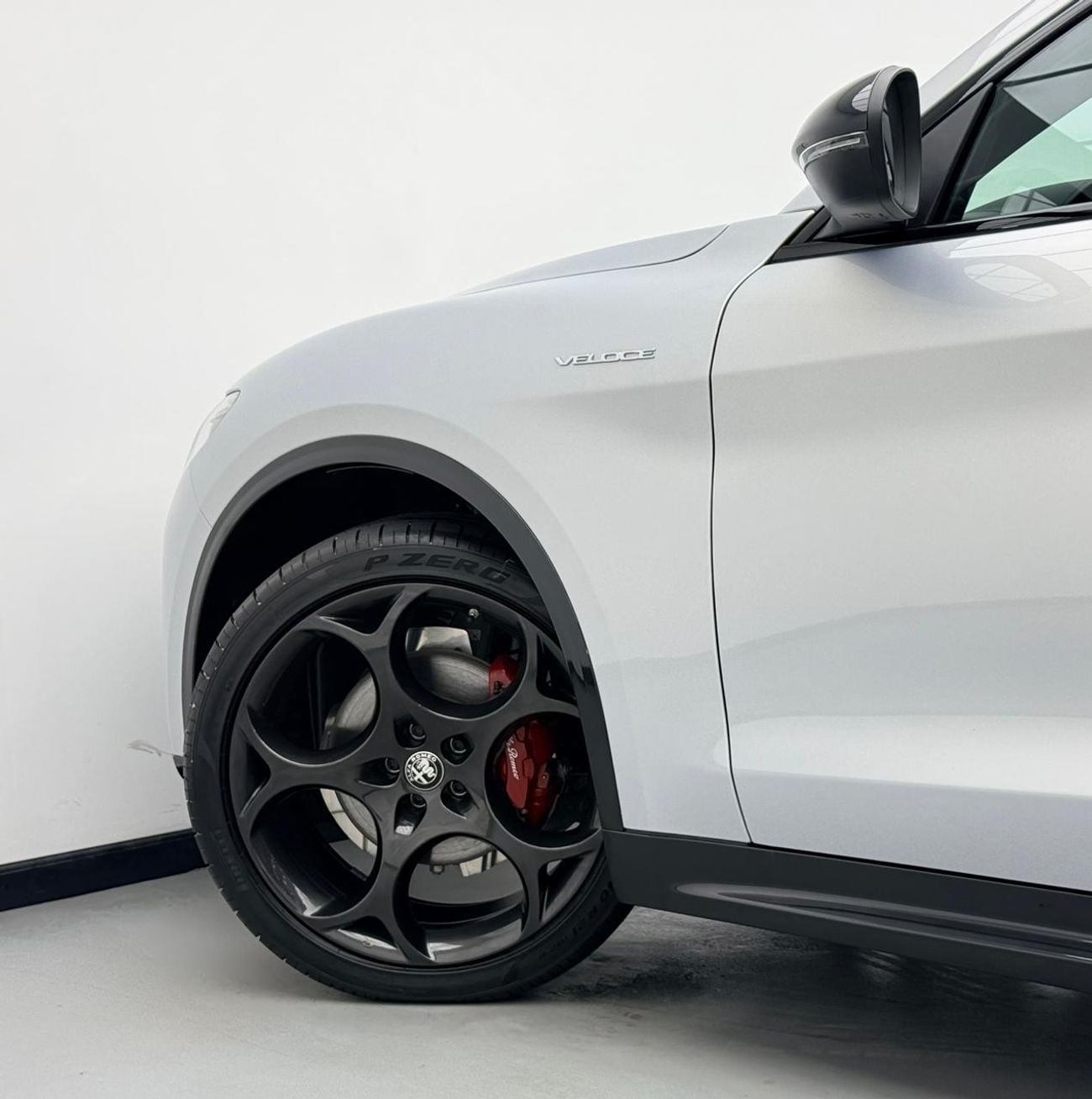 ألفا روميو ستيلفيو 2025 Alfa Romeo Stelvio Q4 Veloce, 5 Years Warranty + Service Pack, Delivery Kms, Fully Loaded, GCC
