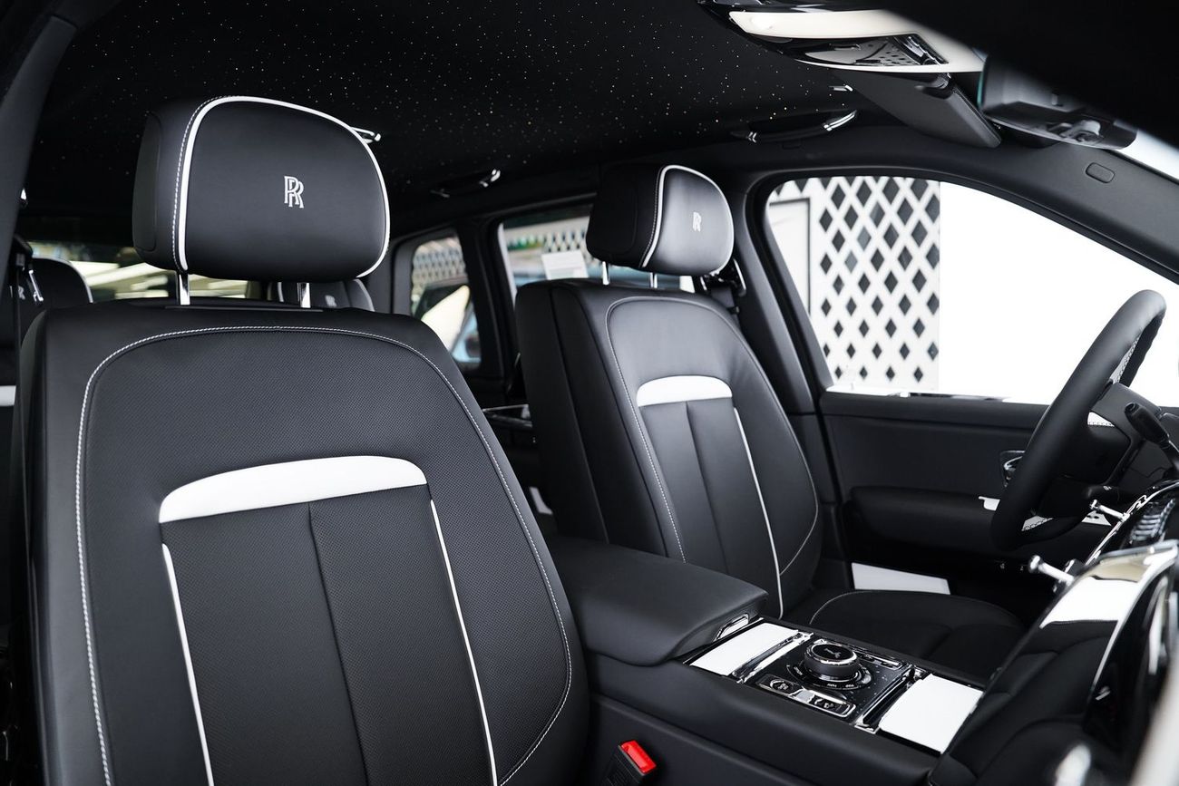 Rolls-Royce Cullinan Rolls Royce Cullinan Silver Badge