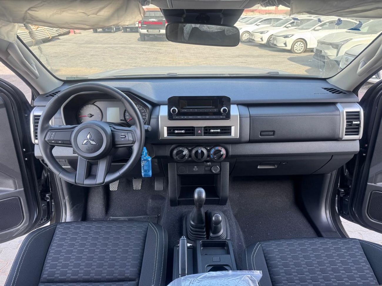 Mitsubishi L200 MITSUBISHI L200 Petrol Double Cabin 4WD 5MT 2.5L GLX - Basic Option _Grey