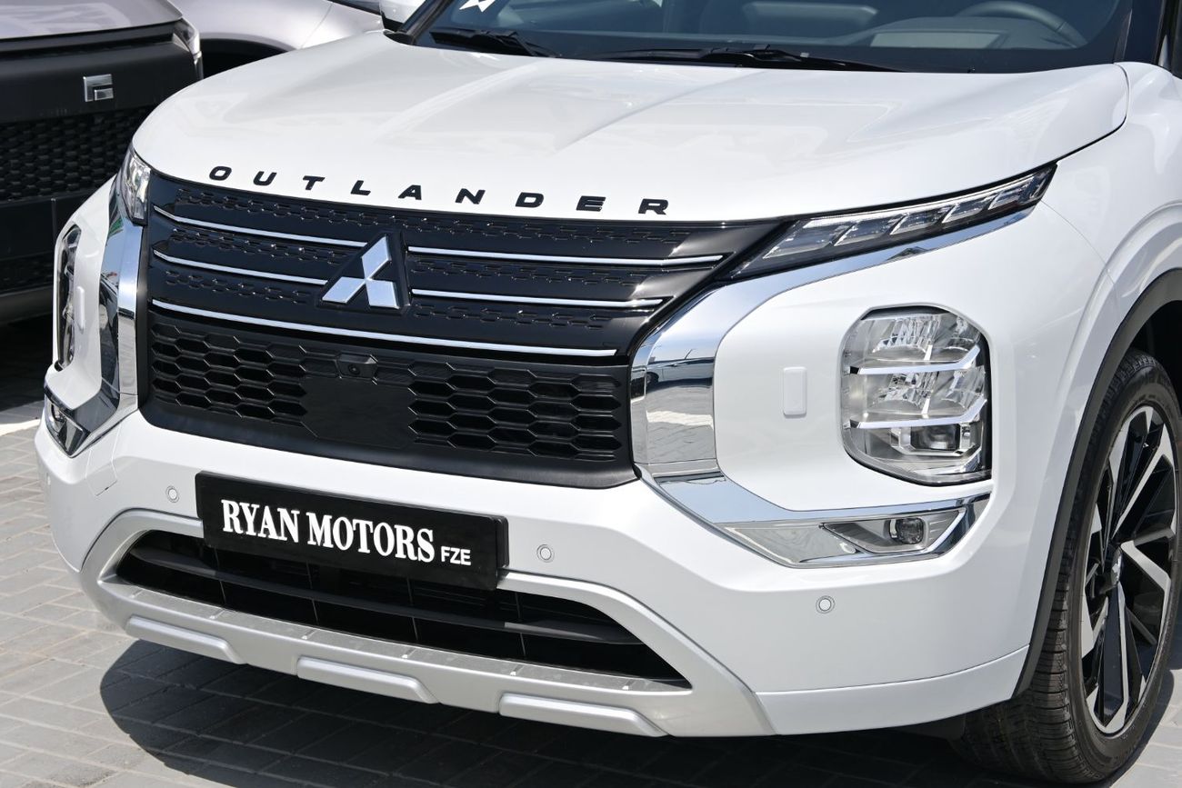 Mitsubishi Outlander Mitsubishi Outlander P-Line 2.5L Petrol 4WD, Model 2025, Color White