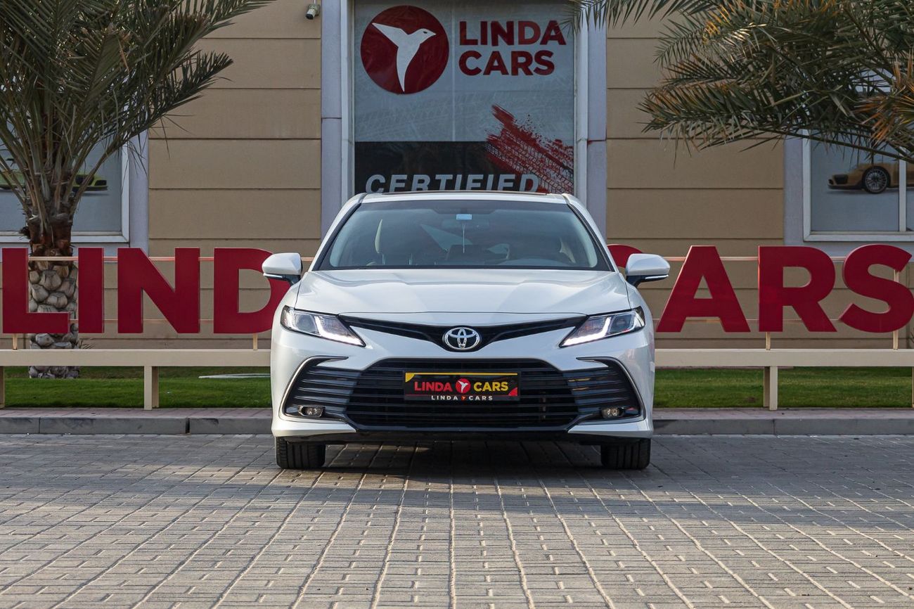 Toyota Camry SE 2.5L (204 HP)