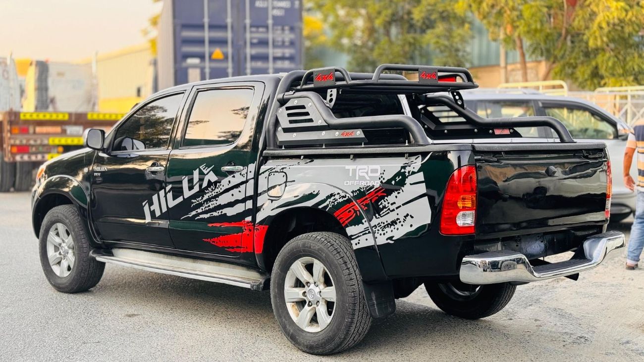 Toyota Hilux PREMIUM RED INTERIOR | MANUAL 2.5L DIESEL | LHD | 2007 | REAR VIEW CAMERA | PREMIUM SPORTS BAR WITH