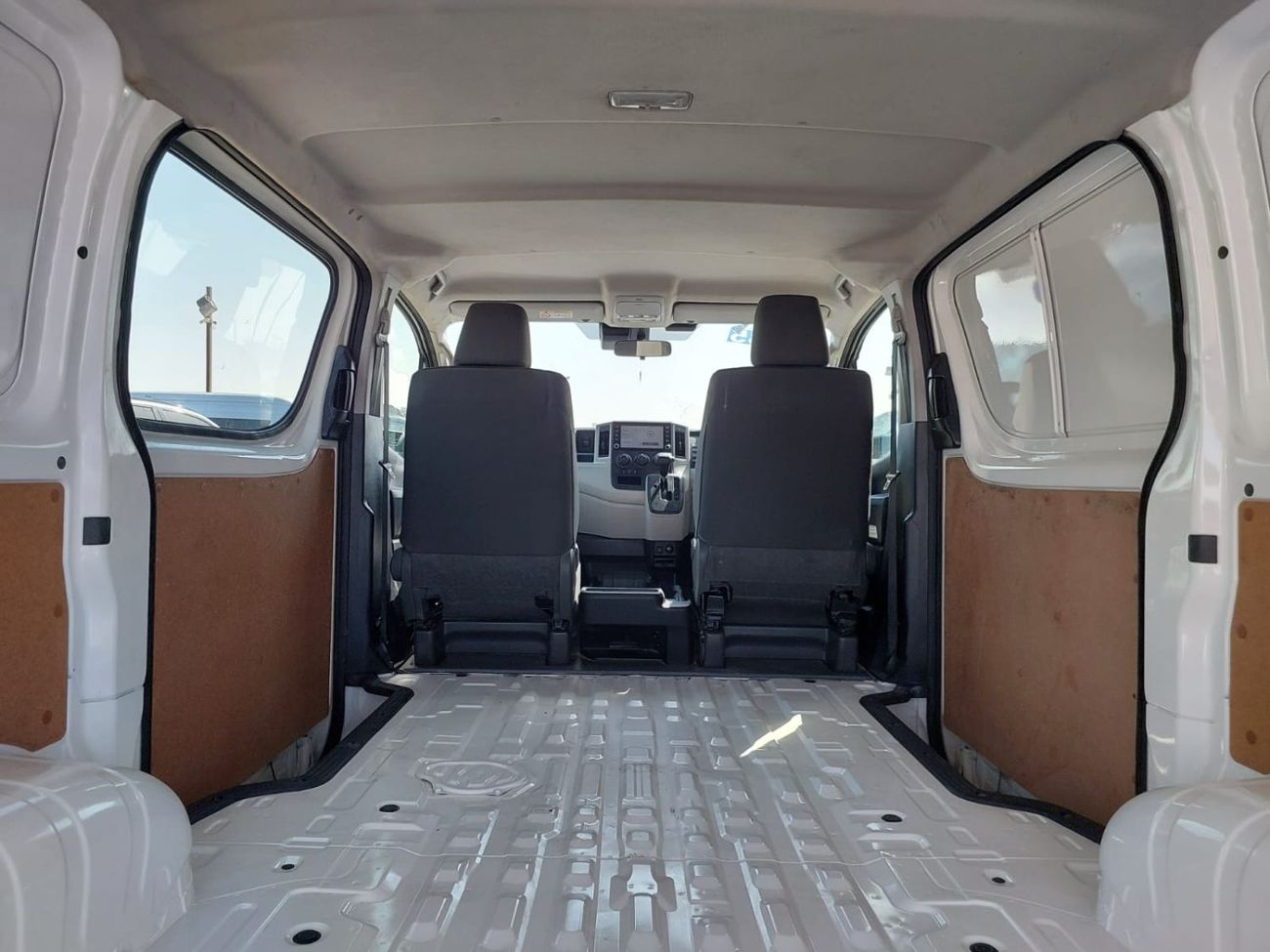 Toyota Hiace (RAMADAN OFFER) TOYOTA HIACE VAN RHD 2020 MODEL 2.8 L DIESEL AUTOMATIC(PM14560)