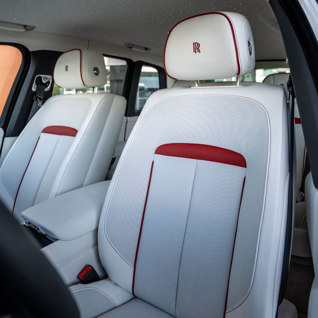 Rolls-Royce Cullinan 2025 ROLLS ROYCE CULLINAN BLACK BADGE ( BRAND NEW )