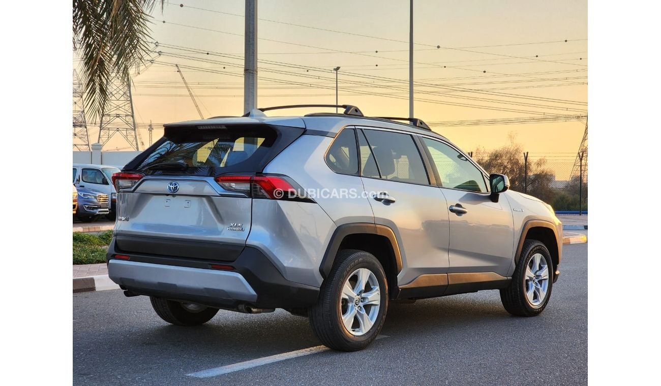Toyota RAV4 RAV4 XLE HYBRID 2021