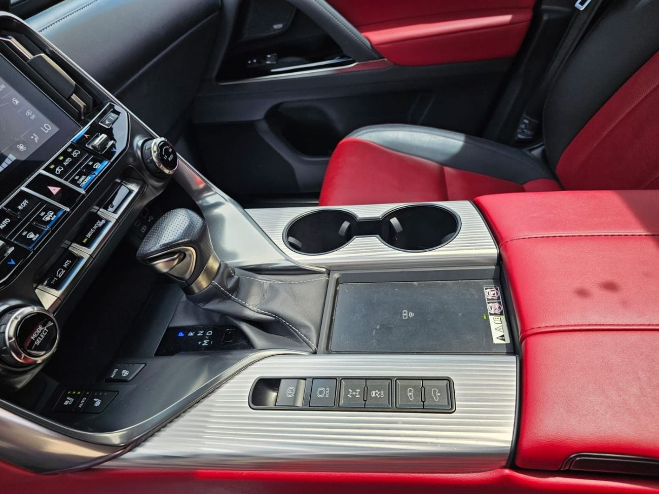 Lexus LX600 F SPORT LAUNCH EDITION