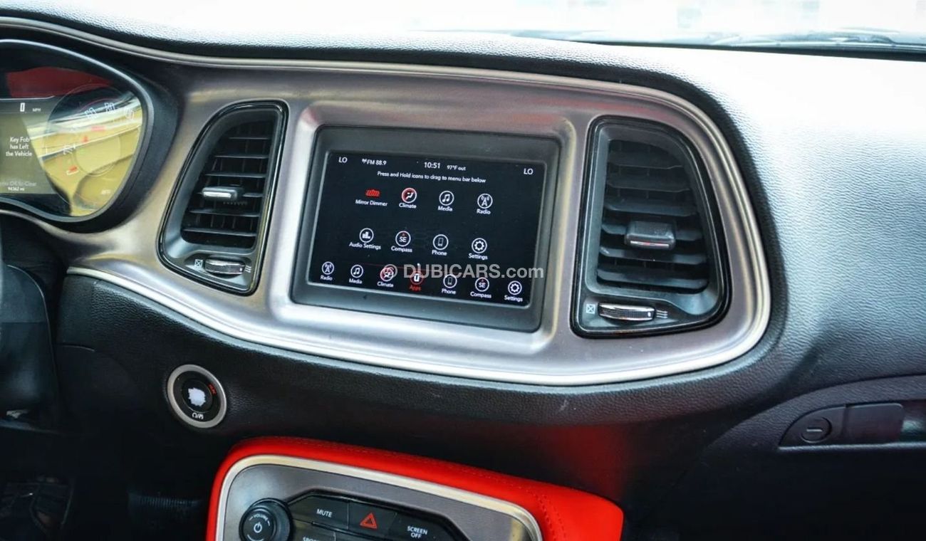 Dodge Challenger SXT Plus Challenger SXT V6 3.6L 2019/ SRT Kit/ Leather Interior/ Very Good Condition