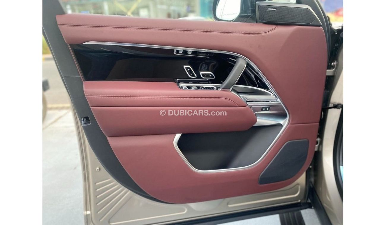 Land Rover Range Rover GOLD COLOR GCC SPEC UNDER WARRANTY AND SERVICE