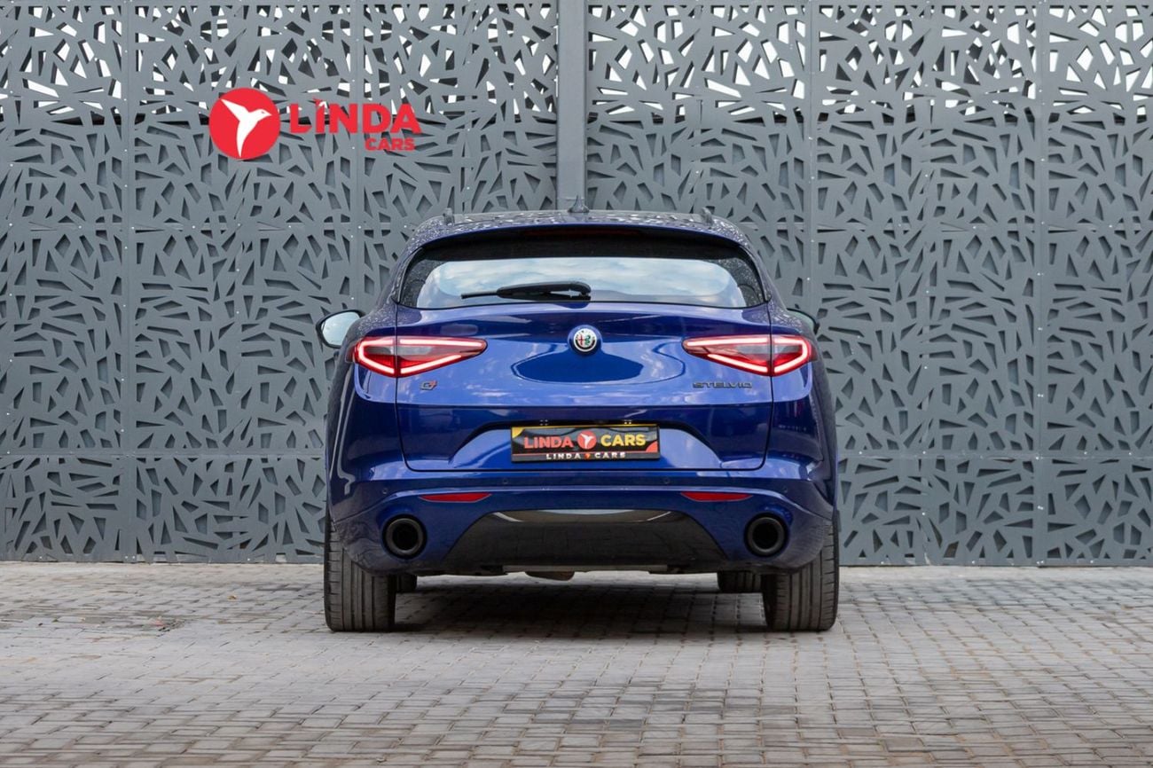 Alfa Romeo Stelvio Veloce 2.0L Alfa Romeo Stelvio Veloce 2022 GCC | Warranty