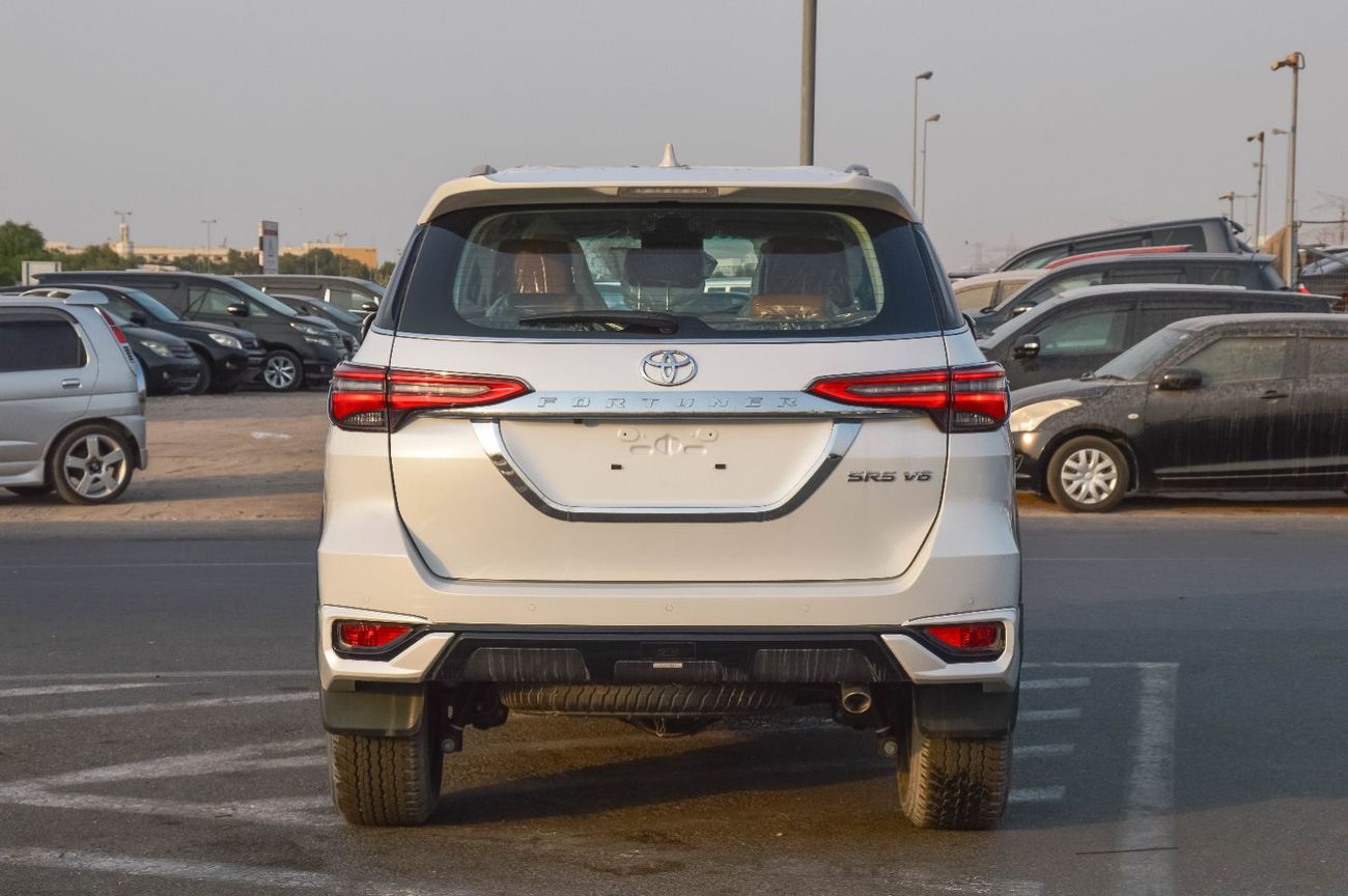 Toyota Fortuner TOYOTA FORTUNER 4.0L V6 4WD PETROL SUV 2025