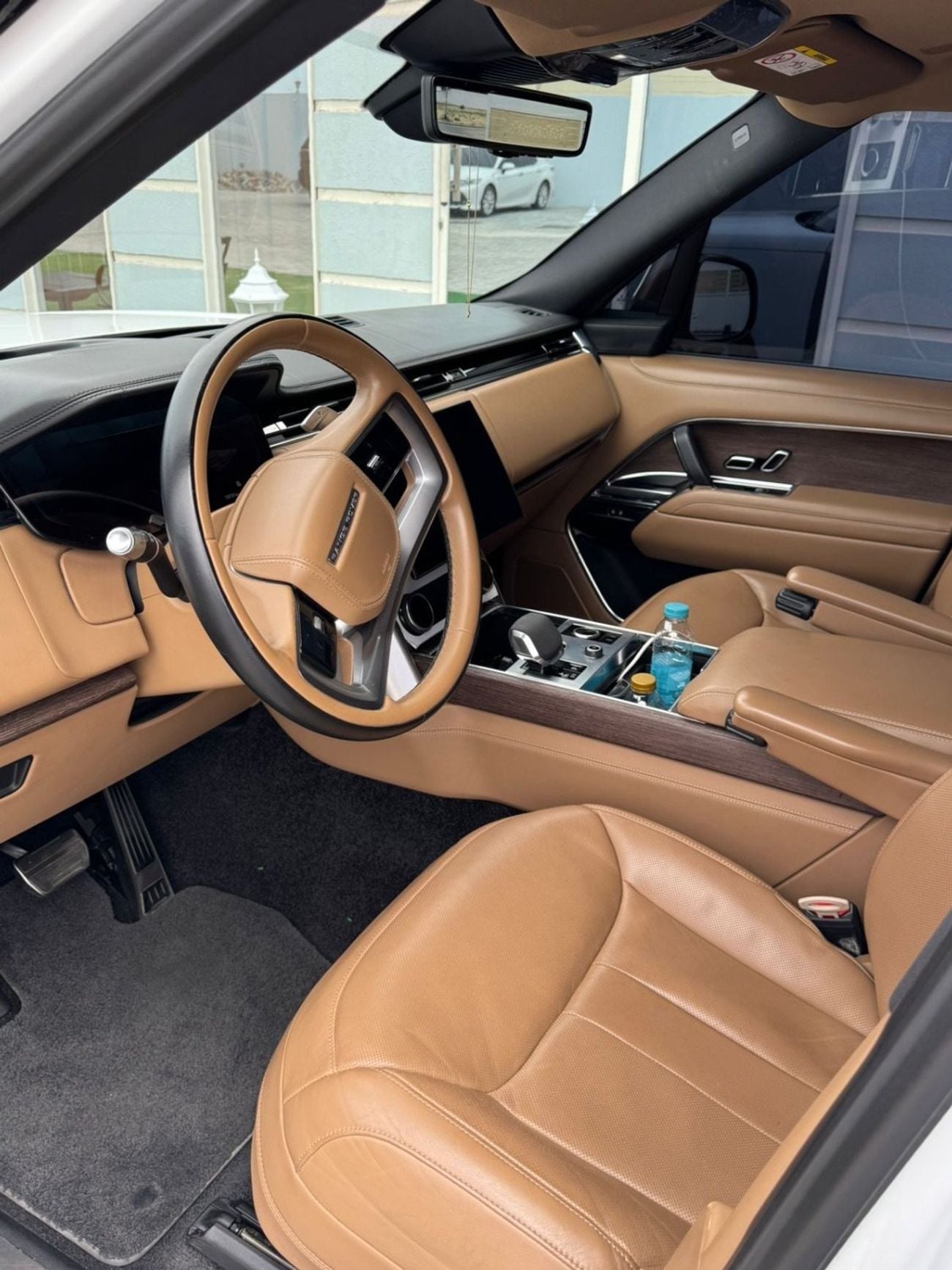 Land Rover Range Rover LWB HSE P530 4.4L - Vouge 2022 - Under Warranty - Perfect Condition- GCC Specs - Full Service Histor