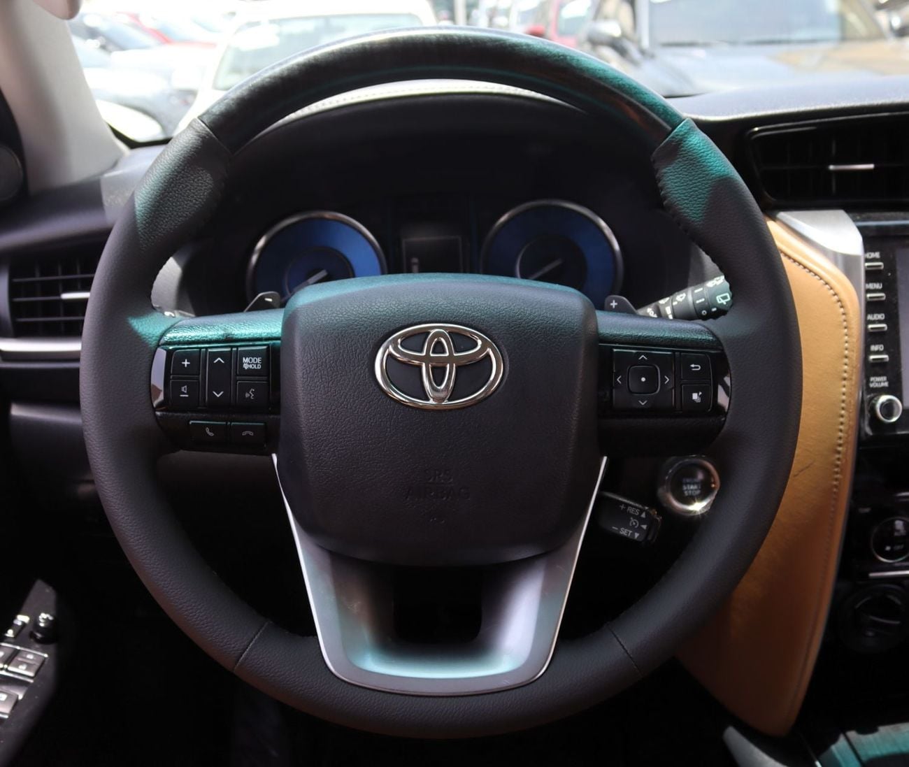 Toyota Fortuner GXR ACCIDENTS FREE - GCC- V6 - GXR - ORIGINAL PAINT - PERFECT CONDITION INSIDE OUT