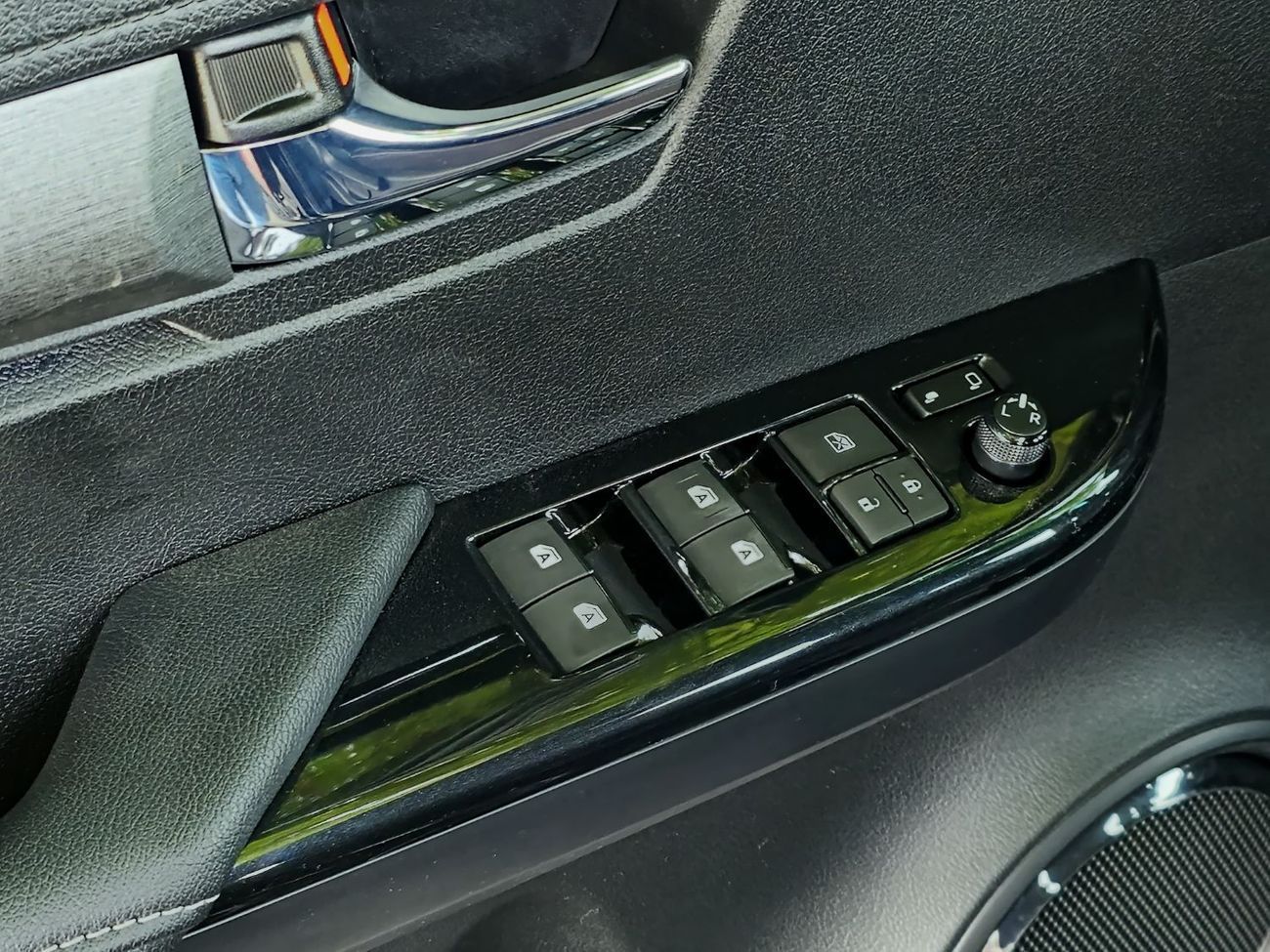 تويوتا هيلوكس Adventure 4.0L