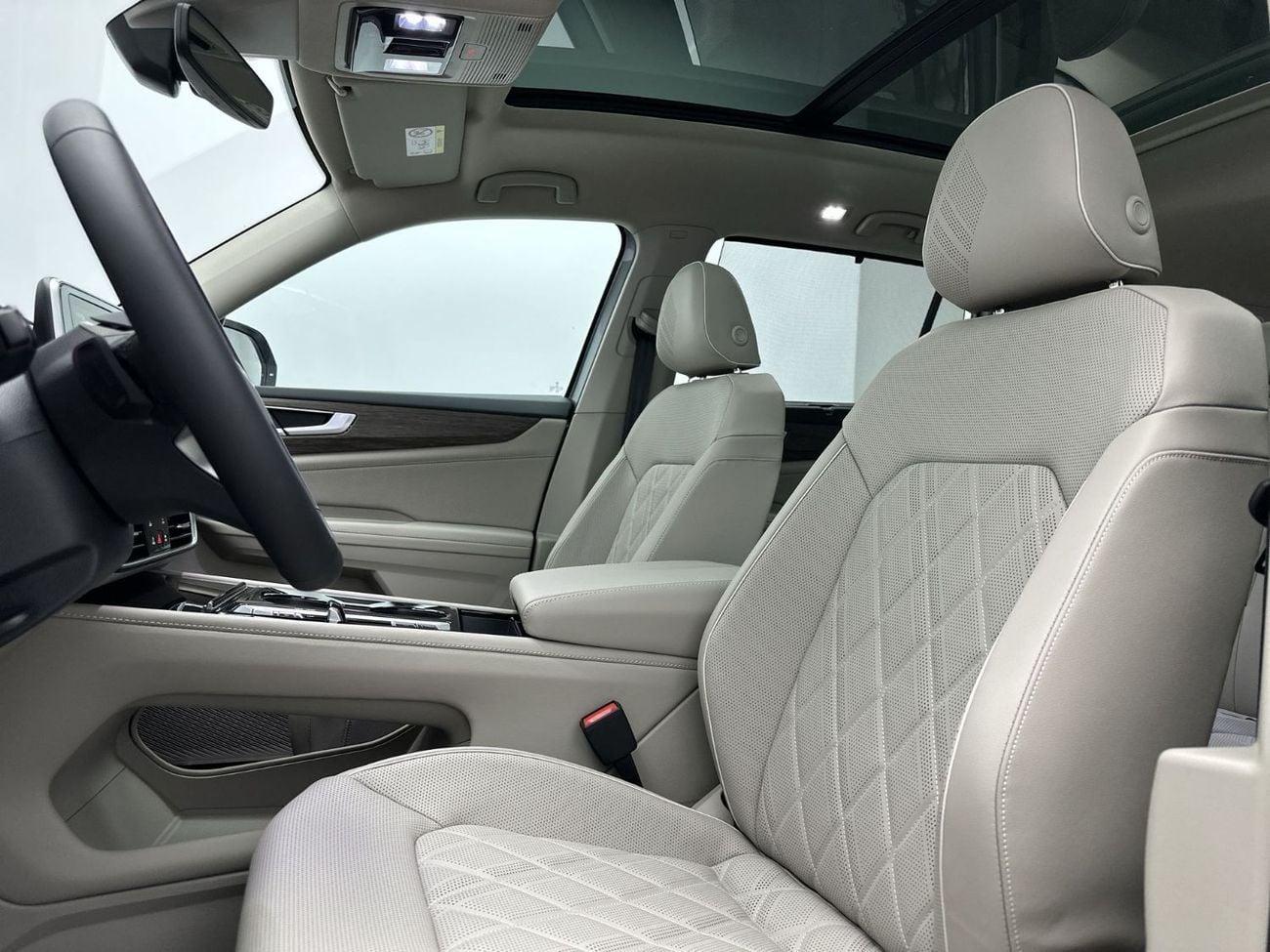 Volkswagen Teramont R-Line 3.6L R-Line 2.0L (Ref#38903) - 30,100 AED SAVINGS from New Car