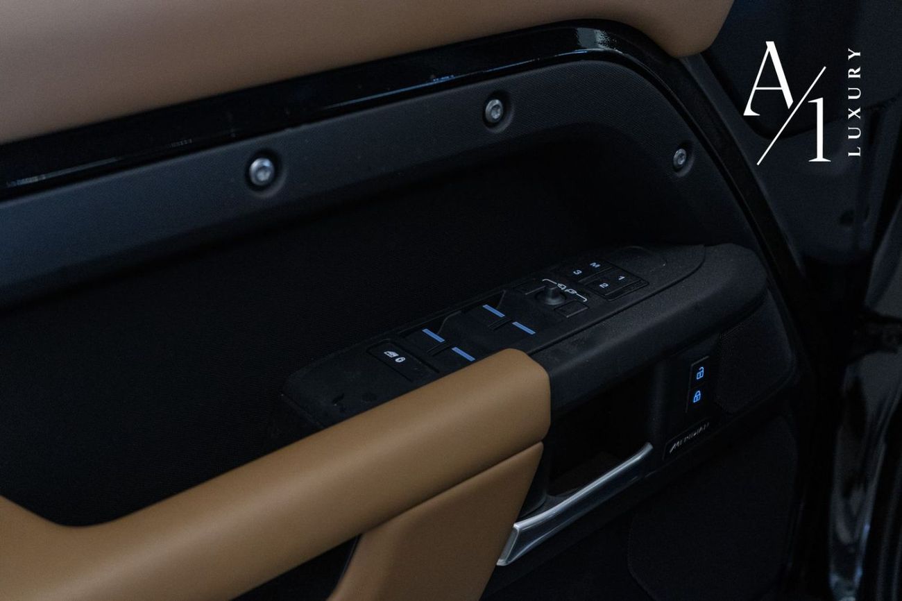 Land Rover Defender P400 110 X-Dynamic SE 3.0L (5 Seater) 2025 Defender, 5 Years Land Rover Warranty, Delivery Kms, GCC