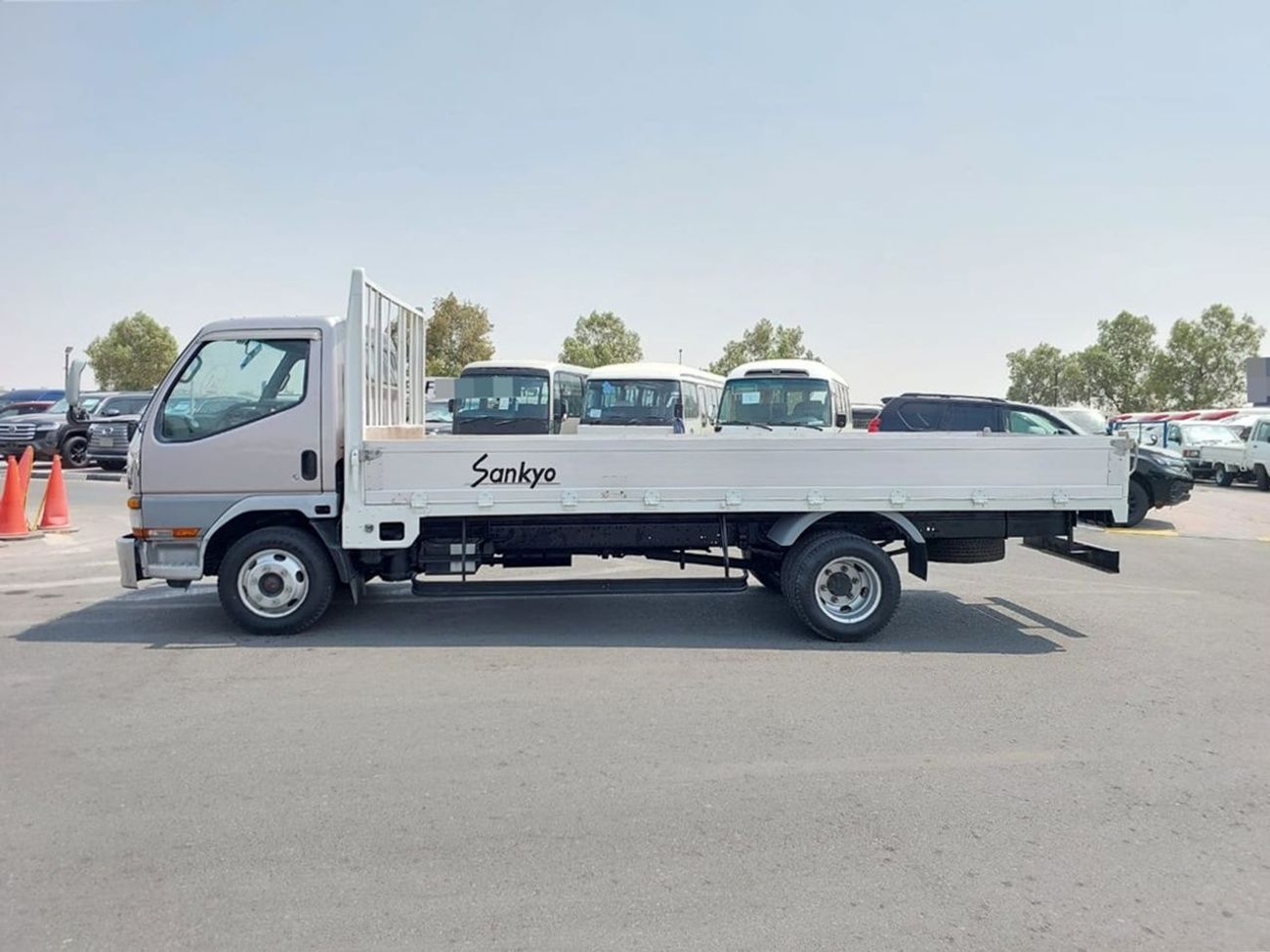 Mitsubishi Fuso Canter MITSUBISHI CANTER ALUMINIUM BODY TRUCK RHD 1995 MODEL 4.5 L DIESEL MANUAL(PM20023)