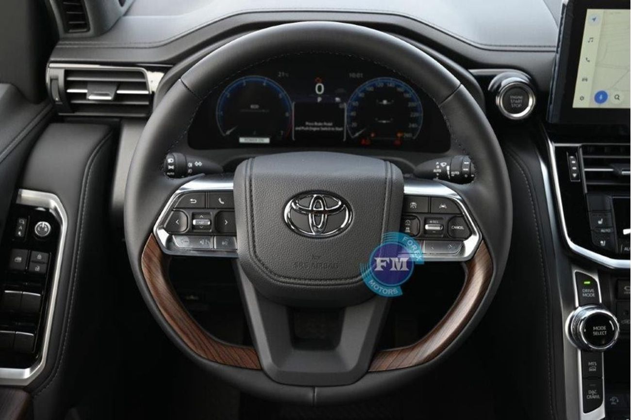 تويوتا لاند كروزر 300 VXR 3.5L Petrol 7 Seater Automatic
