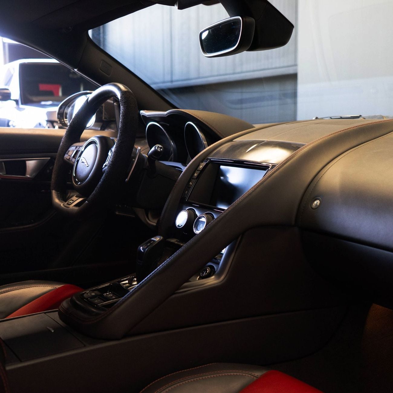 Jaguar F-TYPE AED 4,856 P.M • 0% Downpayment • Jaguar F-Type R V8 • 1 Year Warranty