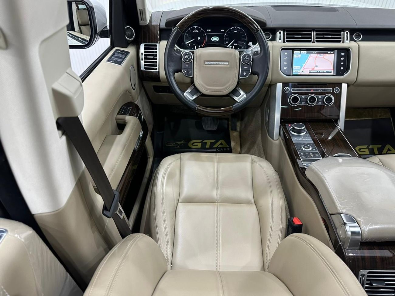 Used Land Rover Range Rover 2016 Range Rover Vogue V8, Full Service ...