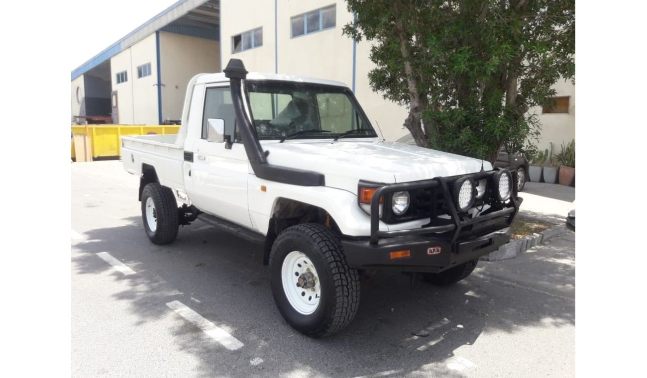 تويوتا لاند كروزر بيك آب Land Cruiser Pickup  Single Cabin (Stock no PM 617 )