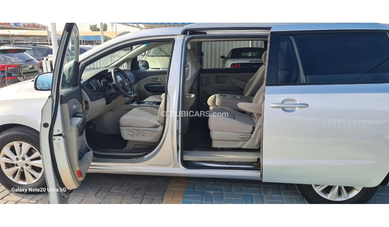 Kia Sedona Car is very good and clean